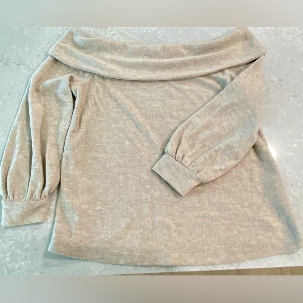 3 Quarter Sleeve Sweater Top Size S
